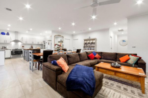Отель StayCentral - Rosanna Luxurious Mansion  Мельбурн